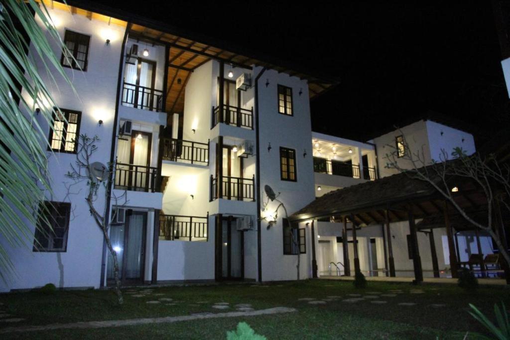 Lagoon Boutique Hotel Kanattegoda Exterior foto