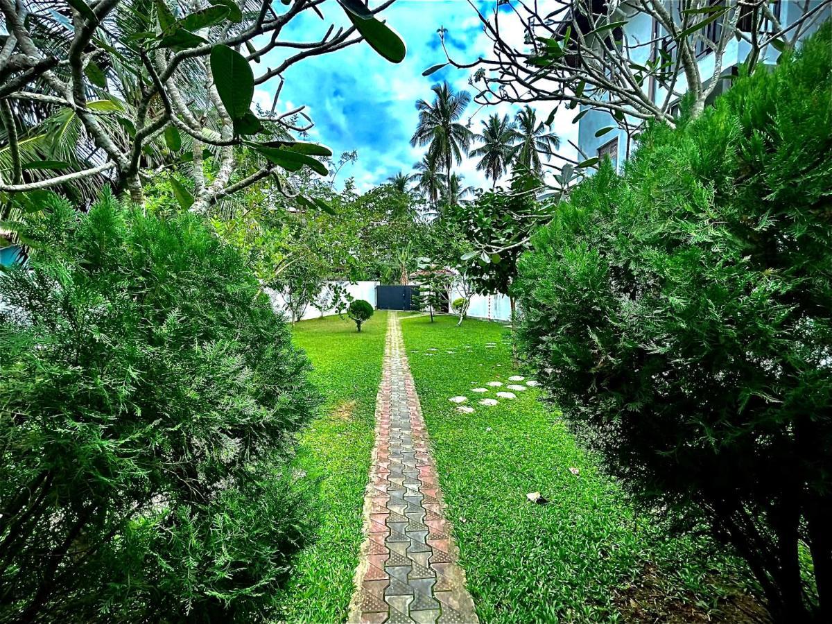 Lagoon Boutique Hotel Kanattegoda Exterior foto